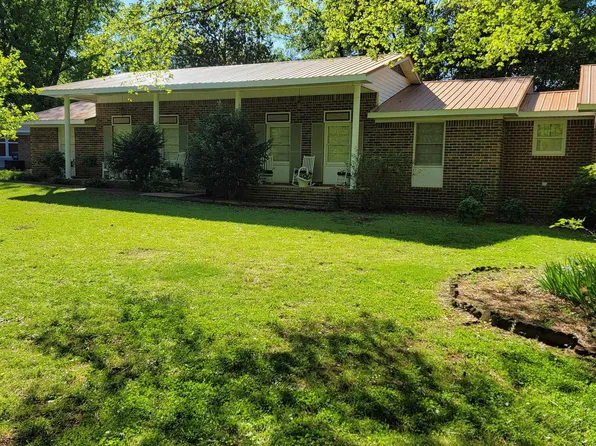 106 Meadow View Ln, Talladega, AL 35160