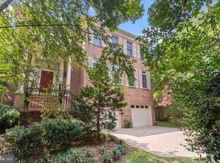 5214 17th St N, Arlington, VA 22205