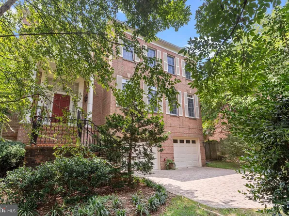5214 17th St N, Arlington, VA 22205