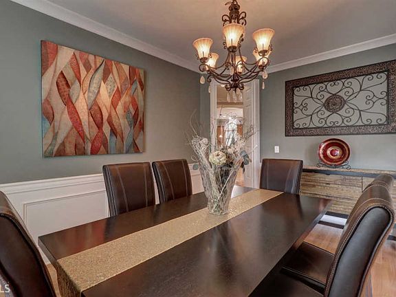 5th image of 211 Chadmore Ln #349