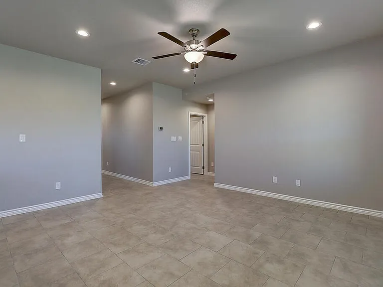 1278 Carnaby — Photo 46