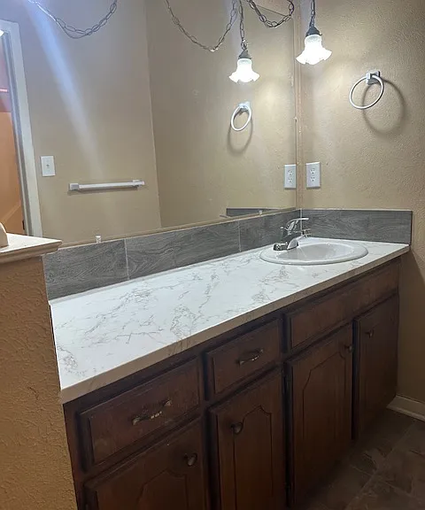 622 Tracy St — Photo 11