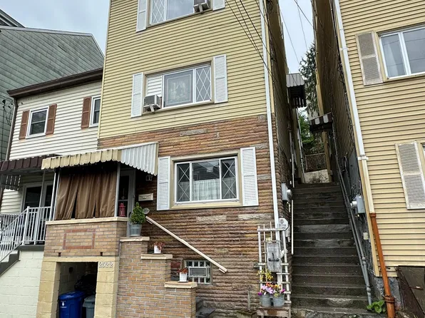 2522 Leticoe St APT 2, Pittsburgh, PA 15203