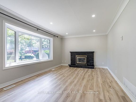 5th image of 1310 Princeton Cres