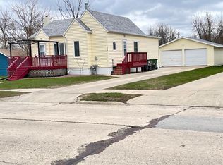 1628 East Ave, Worthington, MN 56187