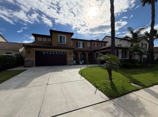 8072 River Bluffs Ln, Corona, CA 92880
