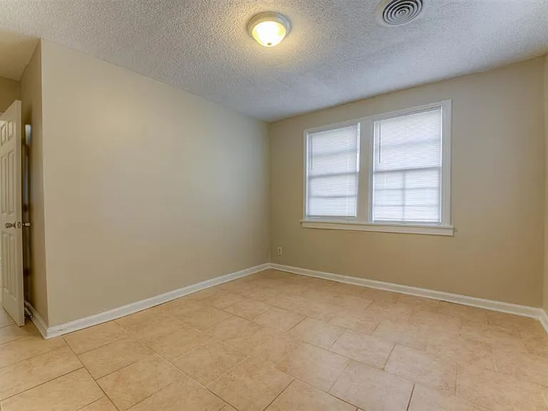 1736 Edward Ave — Photo 11
