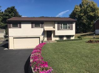 1956 Burma Rd, Salem, VA 24153