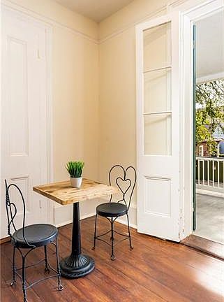 4th image of 913 Governor Nicholls St #202