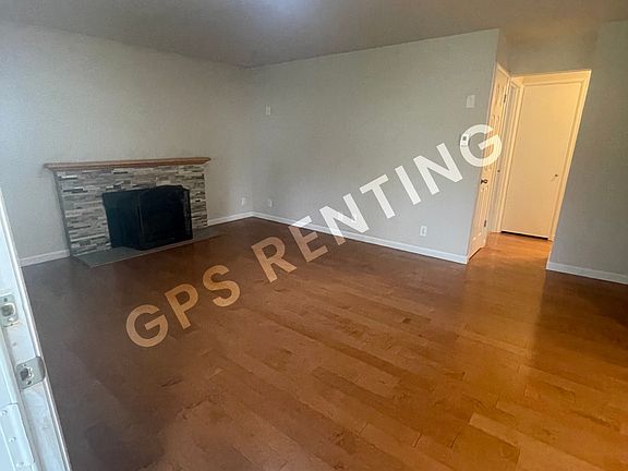 4th image of 16215 11th Ave NE #2
