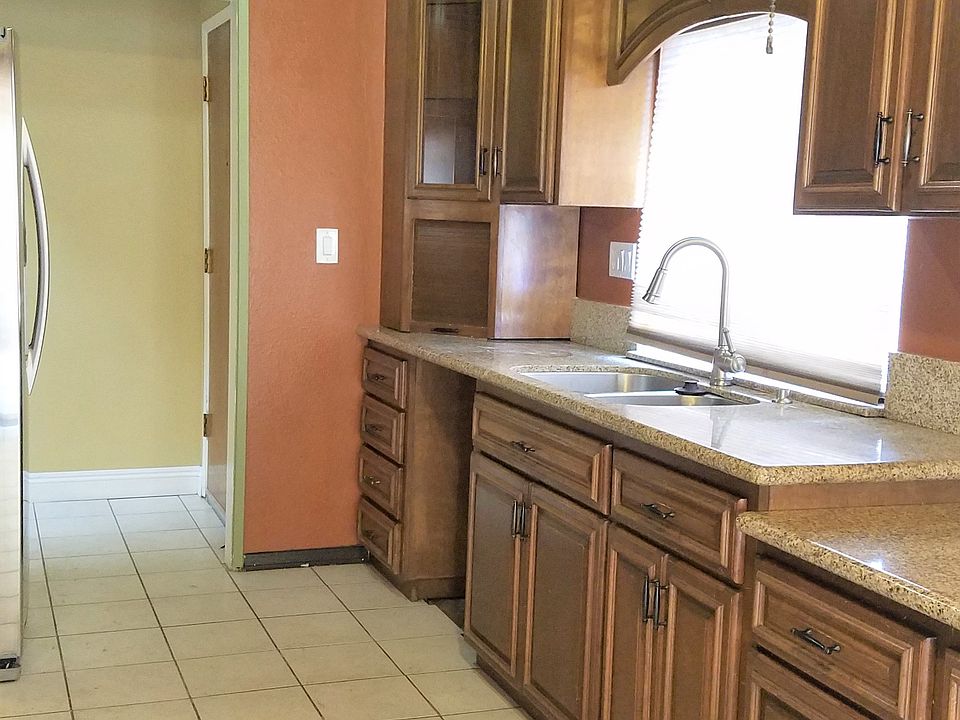 1st image of 6922 Pembridge Ln