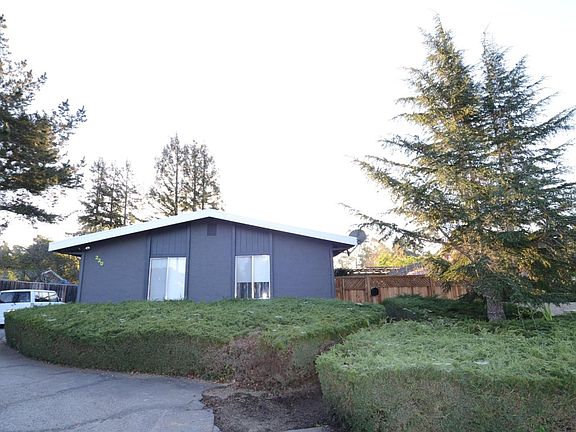 2nd image of 220 Suburbia Ave