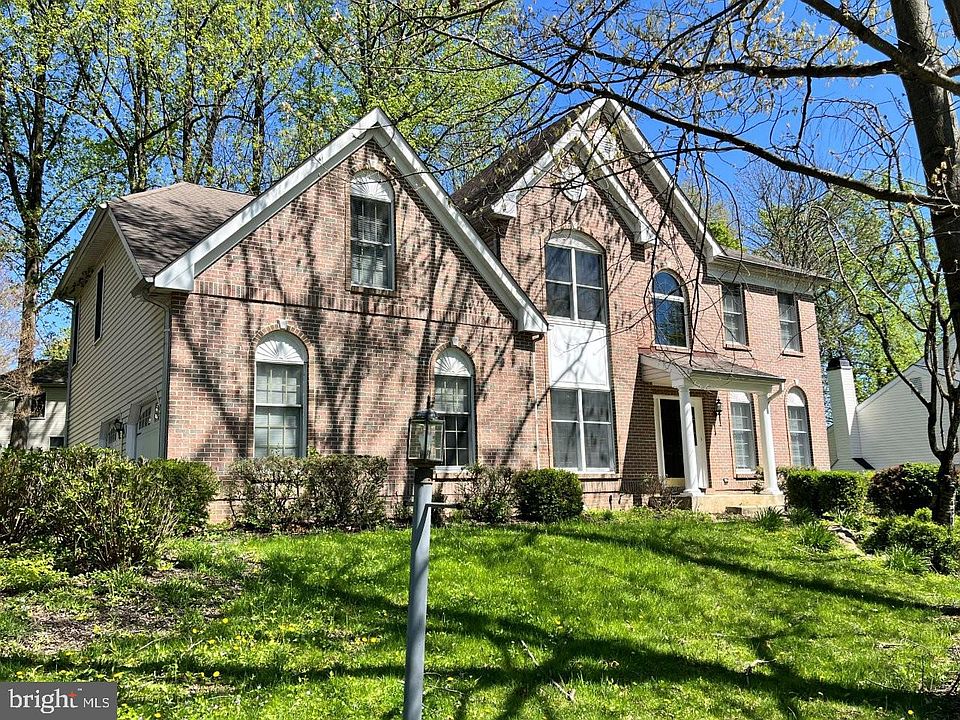 1st image of 813 Tremont Dr
