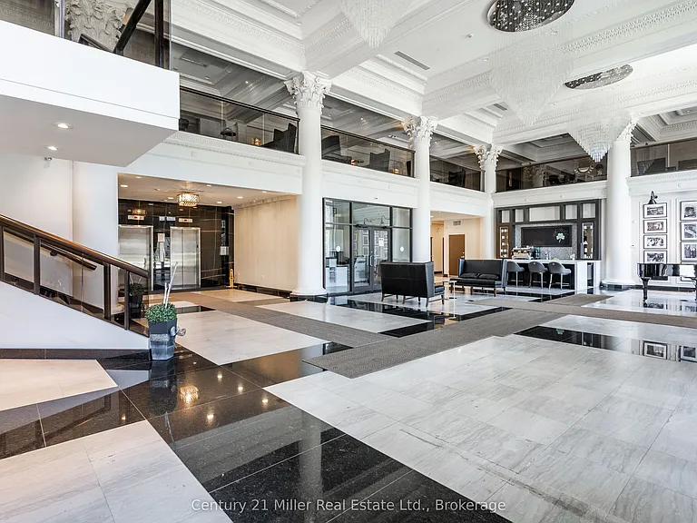 118 King St E #618 — Photo 19