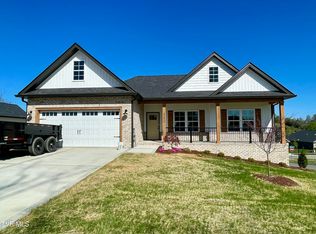 4050 Maize Pl, Piney Flats, TN 37686