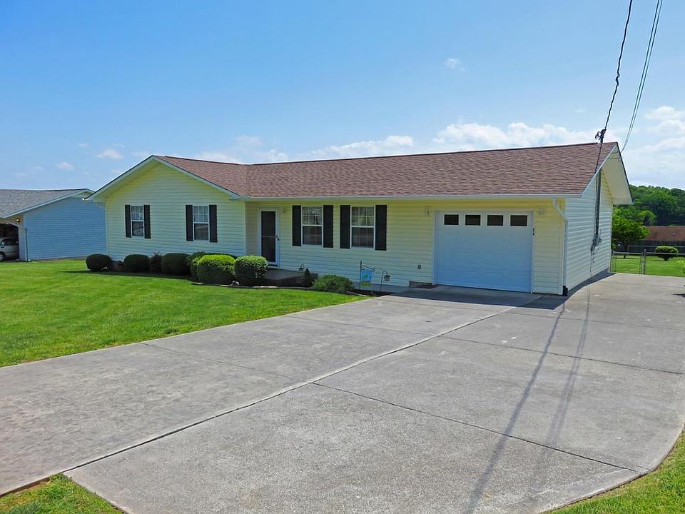 1st image of 610 Ross Dr #101