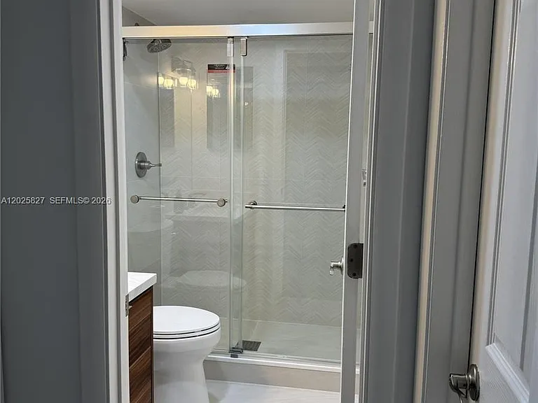 731 N Pine Island Rd #401 — Photo 14