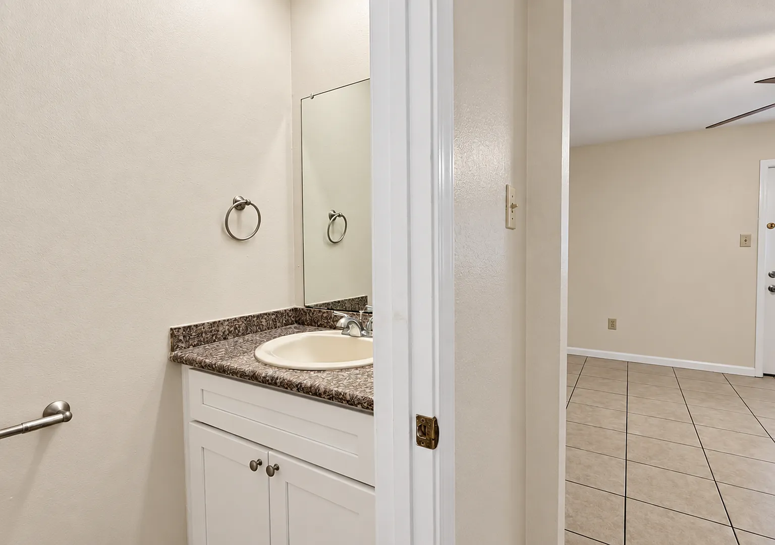 2 Bedroom in Central School District — Photo 4