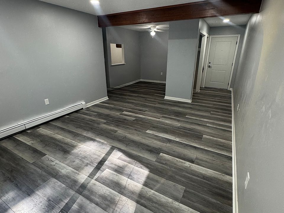 Living Room (Middle Unit)