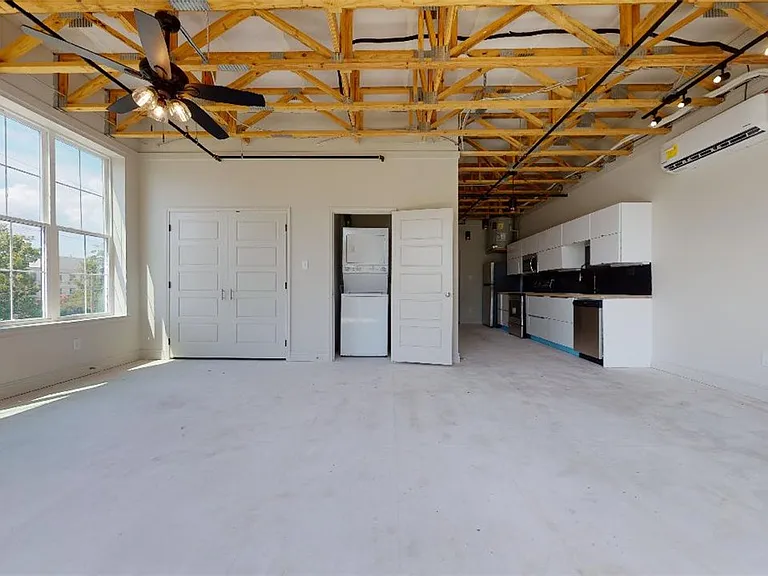 305 W 27th St #225 — Photo 11