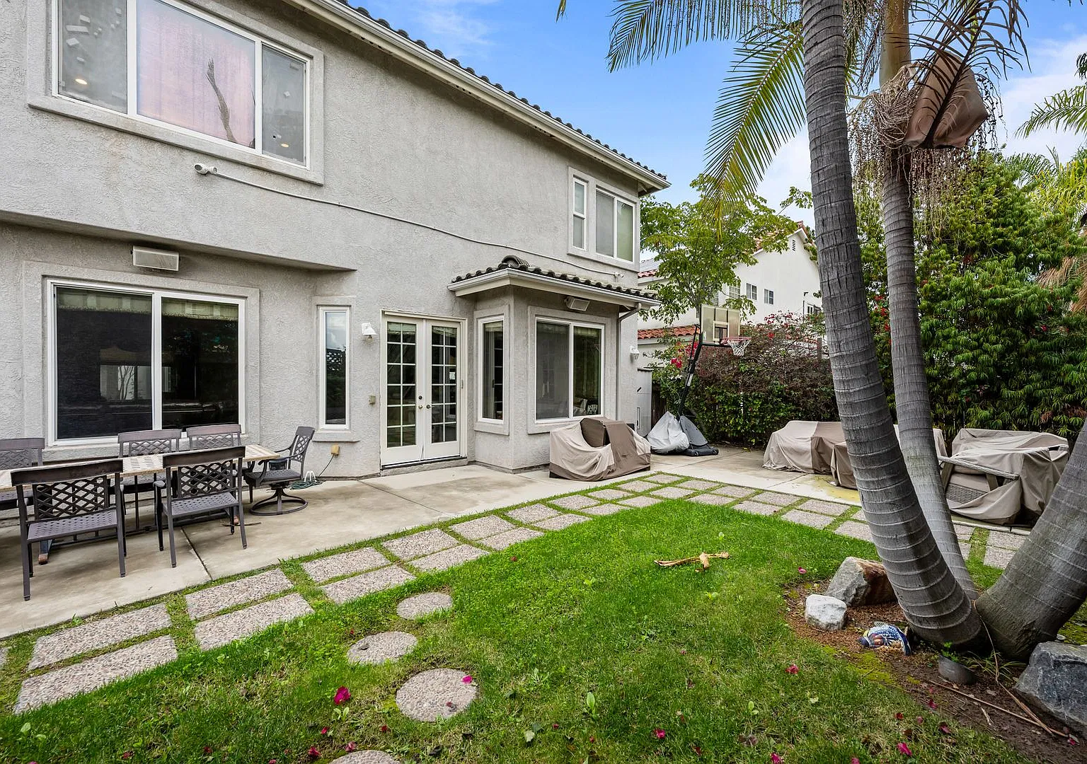 Expansive estate style home - 5 minute drive to SDSU! — Photo 3