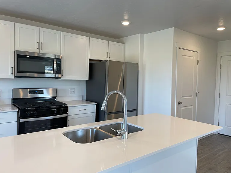 1256 W Hidden Spring Dr — Photo 16