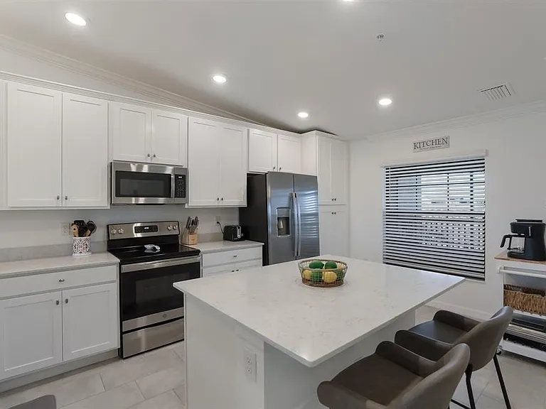 5721 Palmer Cir #201 — Photo 6