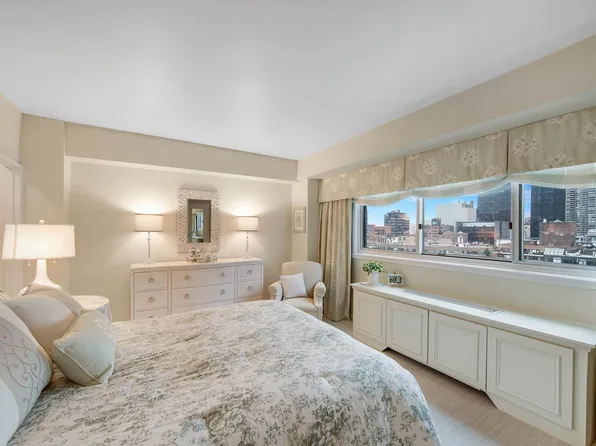 401 East 65th Street image 6 of 12