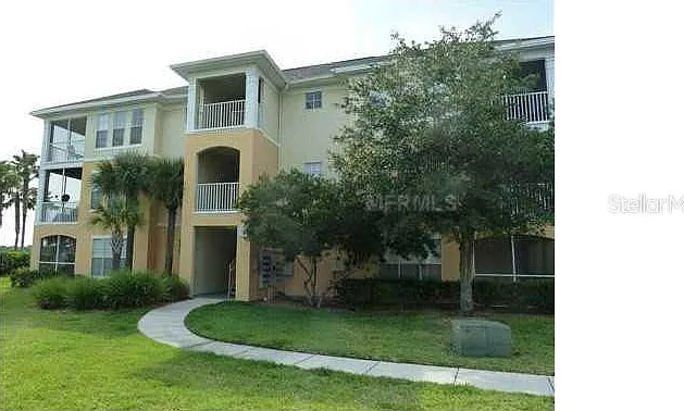 9401 Crescent Loop Cir #203