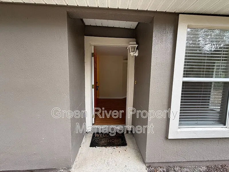 3 bed, 2.0 bath, 1050 sqft, $1,800 — Photo 3