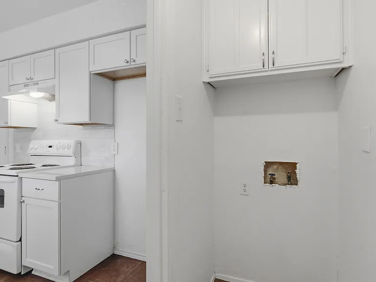 6413 Melinda Ct — Photo 12