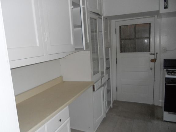 4th image of 2721 W Ardmore Ave #2