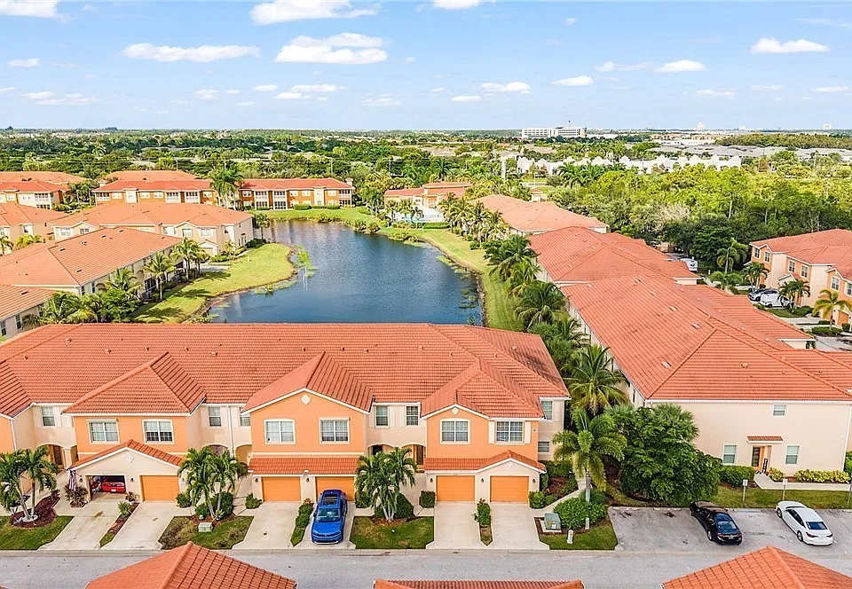 10243 Via Colomba Cir