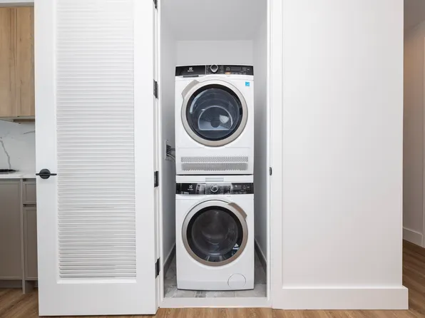 2230 Cropsey Avenue image 3 of 70