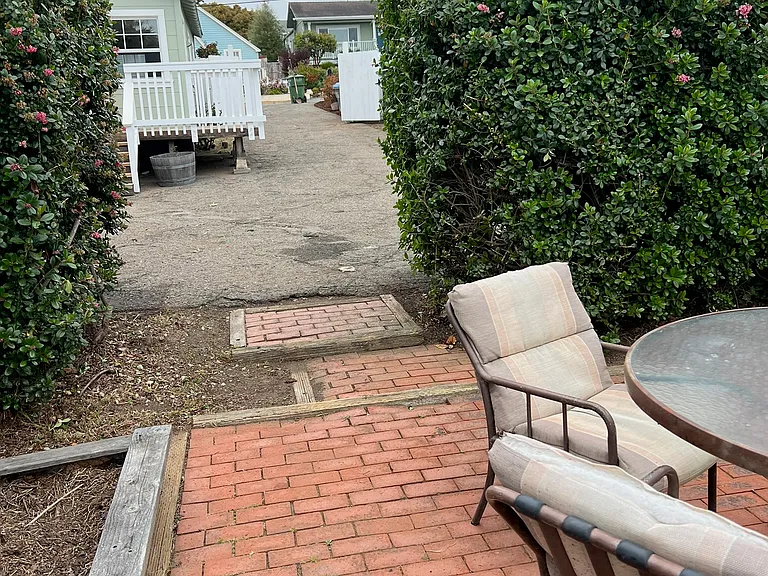 647 Fresno Ave — Photo 34