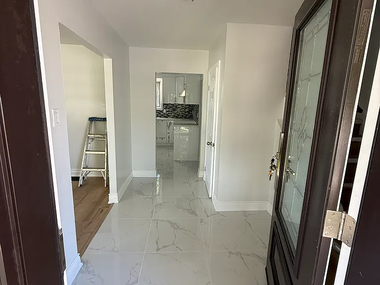 73 Bimini Cres — Photo 2