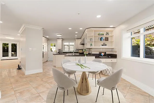 2711 Chelsea Ct — Photo 18