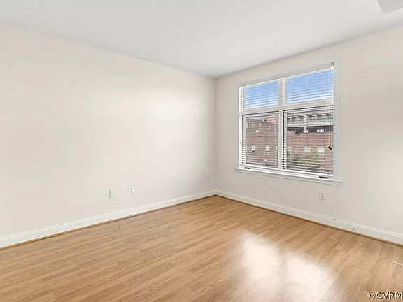 3rd image of 1333 W Broad St APT 313