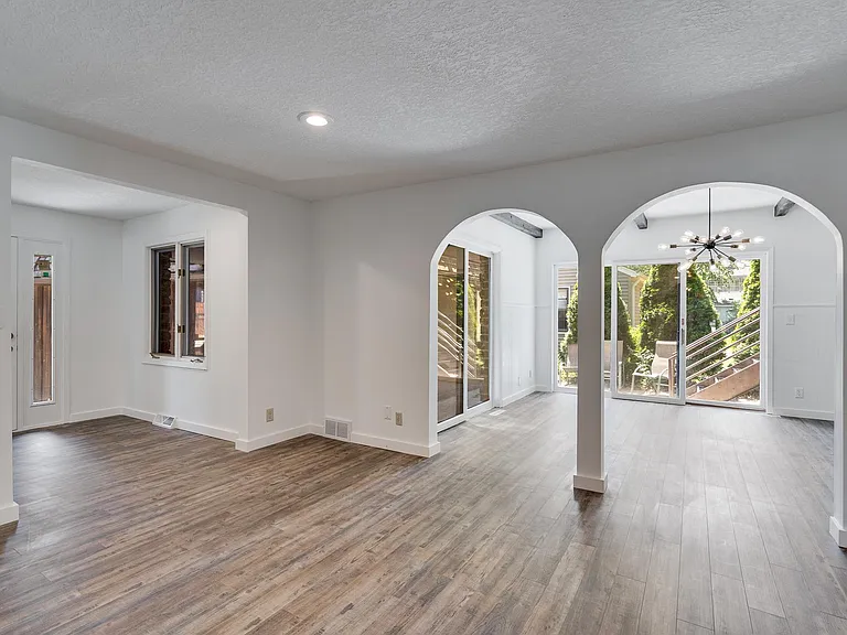 2422 Howard St NE #1 — Photo 4