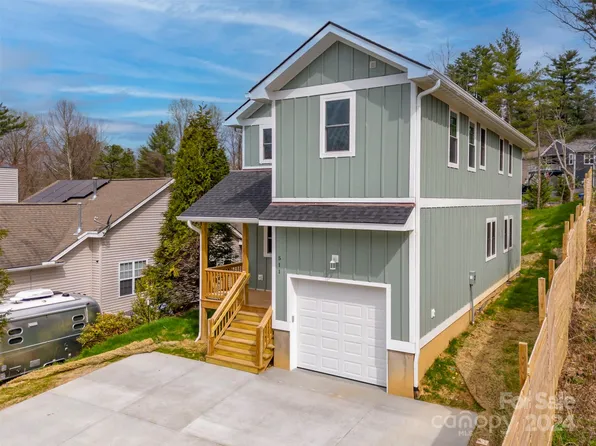 511 Toms Hill Dr, Hendersonville, NC 28739