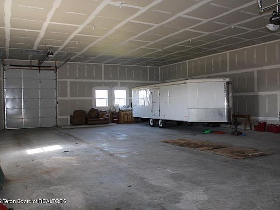 3rd image of 35 Granite Ln
