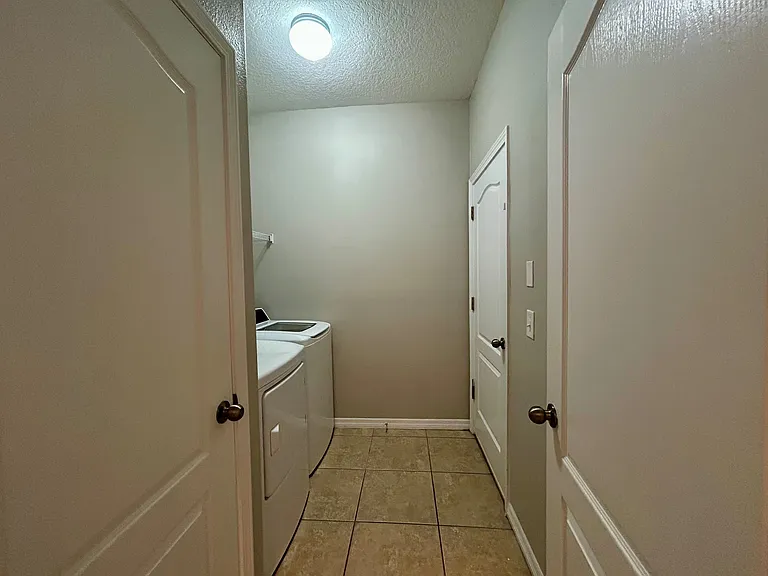 2742 Carrickton Cir — Photo 15
