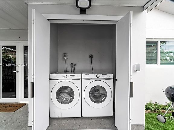 4th image of 990 W St #43PL