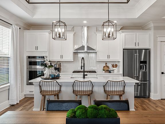 Stainless steel appliances included