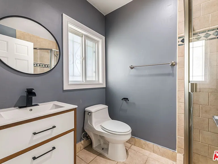 1112 S Highland Ave — Photo 23