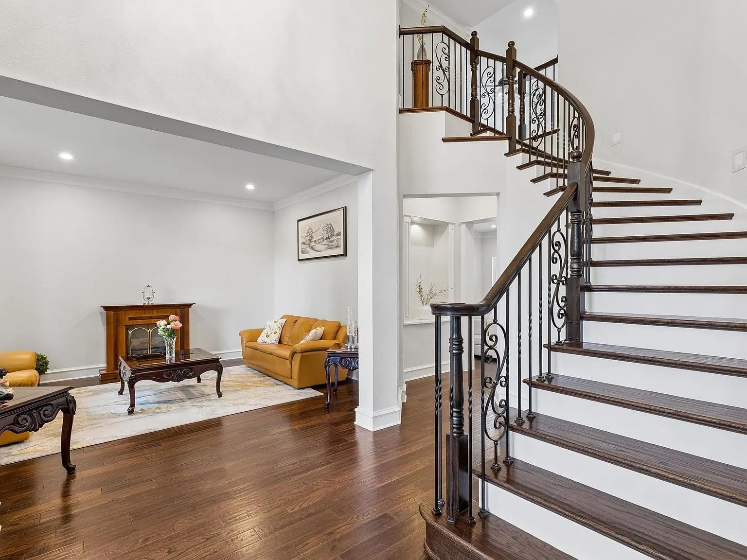 4 bed, 4.5 bath, 3178 sqft, $4,800 — Photo 2