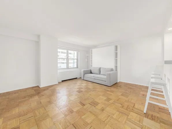 220 East 60th Street image 1 of 6