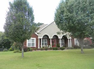 394 McRae Rd, Deatsville, AL 36022