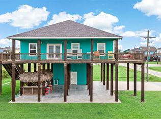 965 Gulf Rd, Crystal Beach, TX 77650