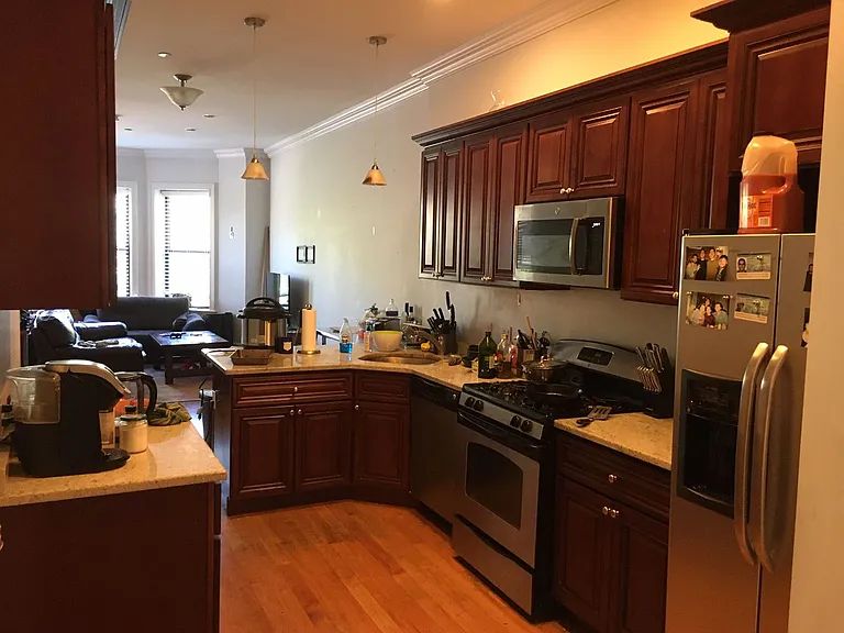 1089 Beacon St #3R — Photo 9